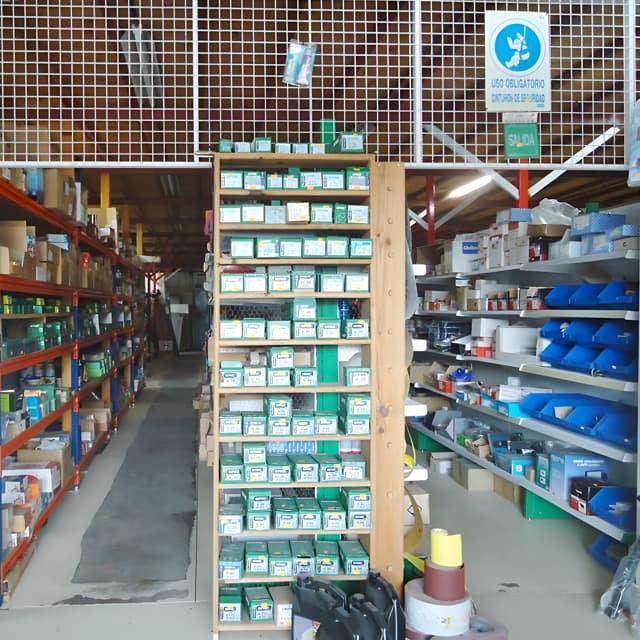 Ferretería y artículos de bricolaje en Pontedeume