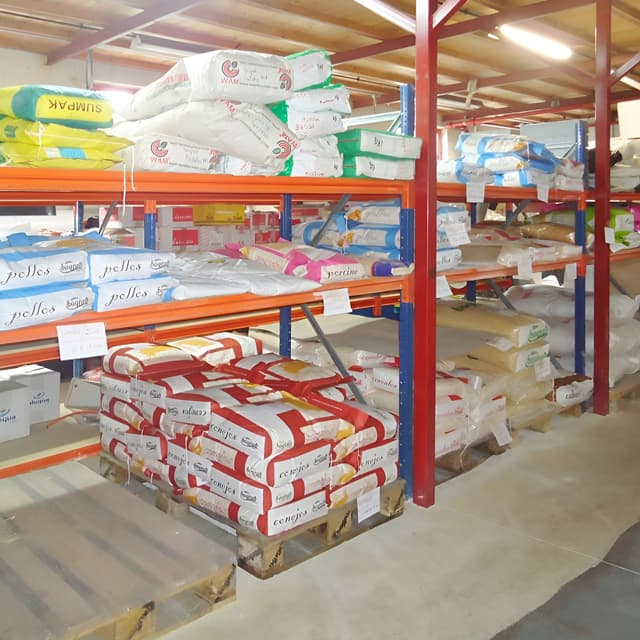 Productos agrícolas y piensos para animales en Pontedeume